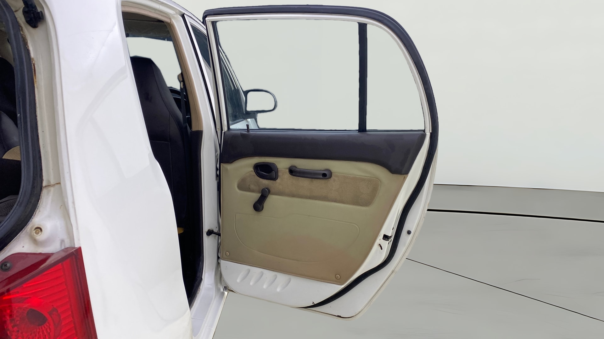 View 2013 Hyundai Santro Xing XE Image 7 Used 2013 Hyundai Santro Xing XE Image 7
