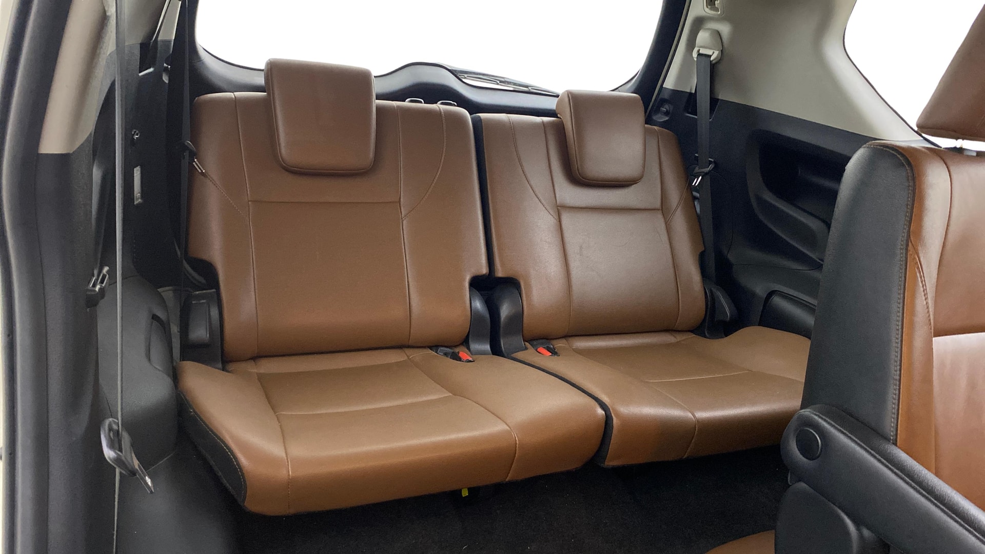View 2018 Toyota Innova Crysta 2.8 ZX AT 7-Seater Image 14 Used 2018 Toyota Innova Crysta 2.8 ZX AT 7-Seater Image 14