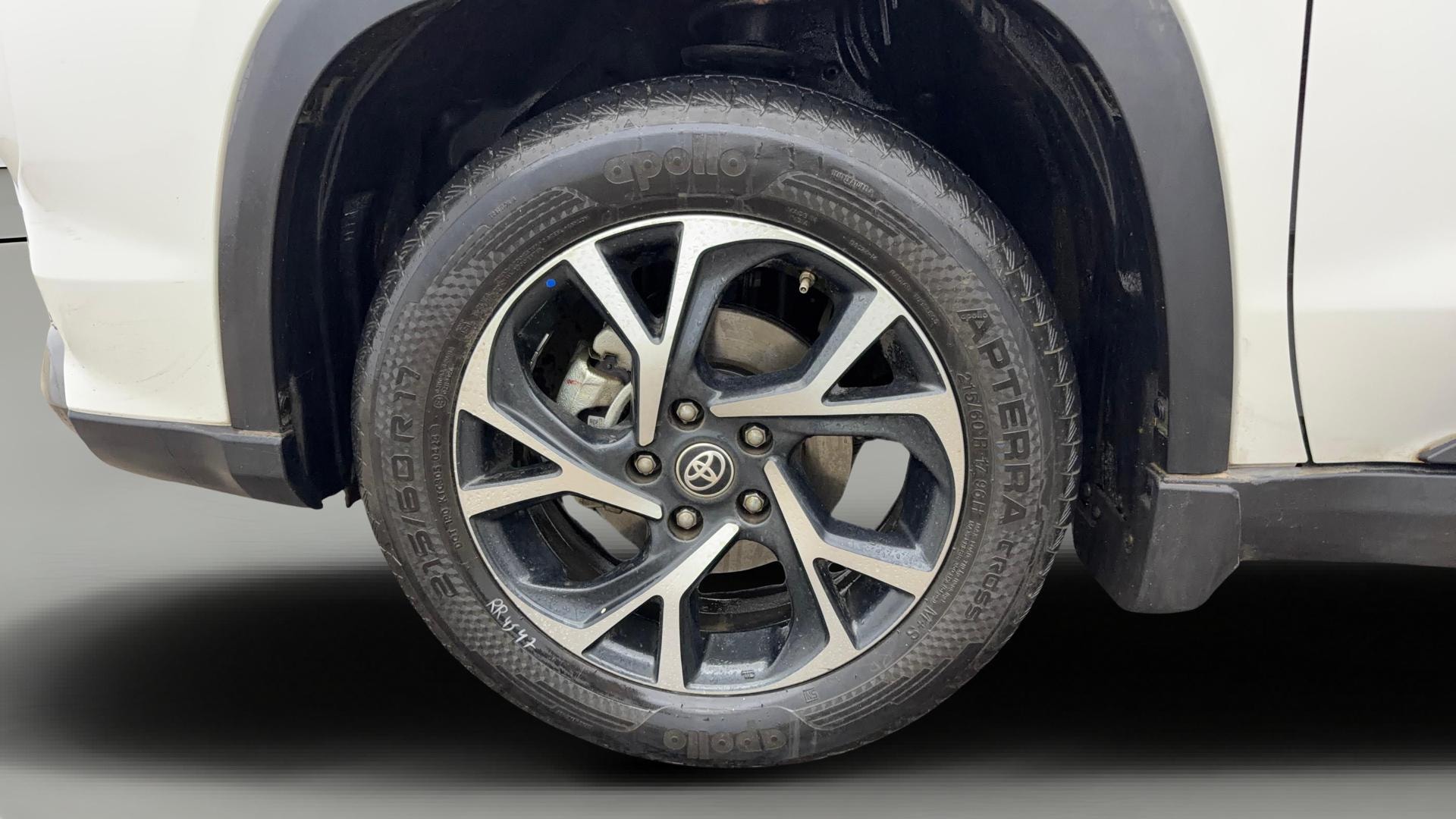View 2024 Toyota Urban Cruiser Hyryder V e-Drive 2WD HYBRID Image 29 Used 2024 Toyota Urban Cruiser Hyryder V e-Drive 2WD HYBRID Image 29