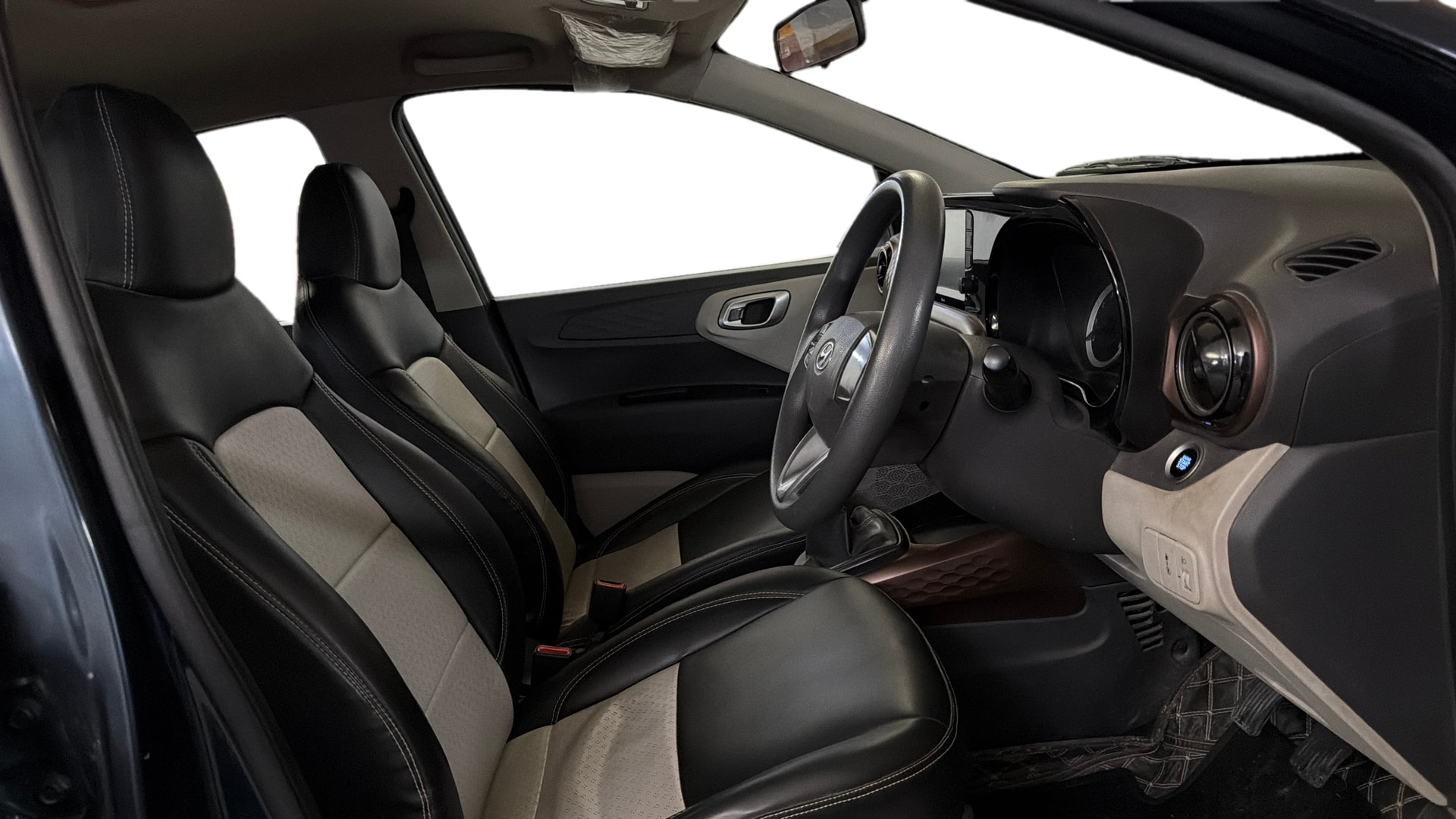 View 2022 Hyundai Aura SX MT CNG Image 26 Used 2022 Hyundai Aura SX MT CNG Image 26