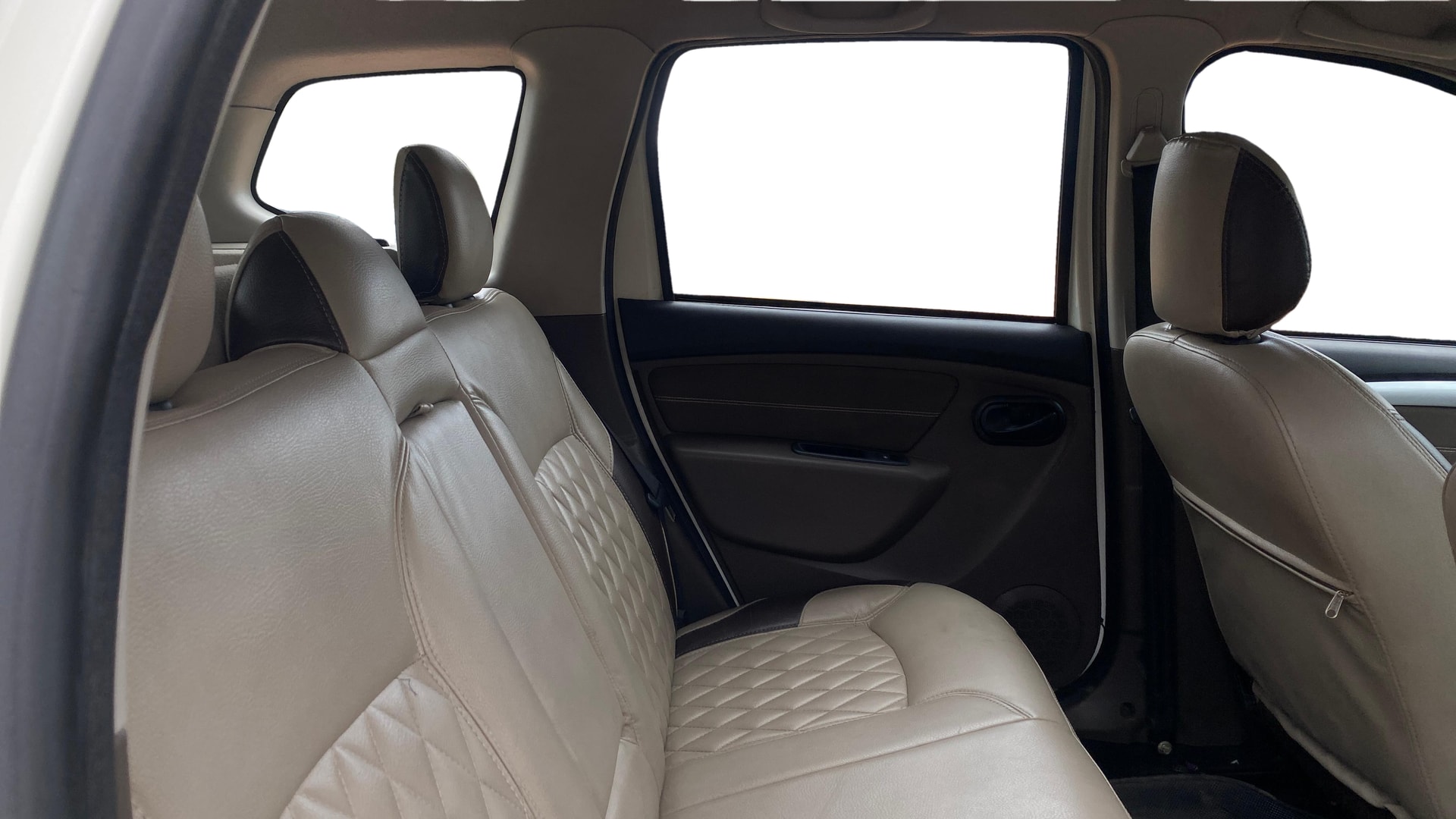 View 2019 Renault Duster 85 PS RXS 4X2 MT Image 35 Used 2019 Renault Duster 85 PS RXS 4X2 MT Image 35