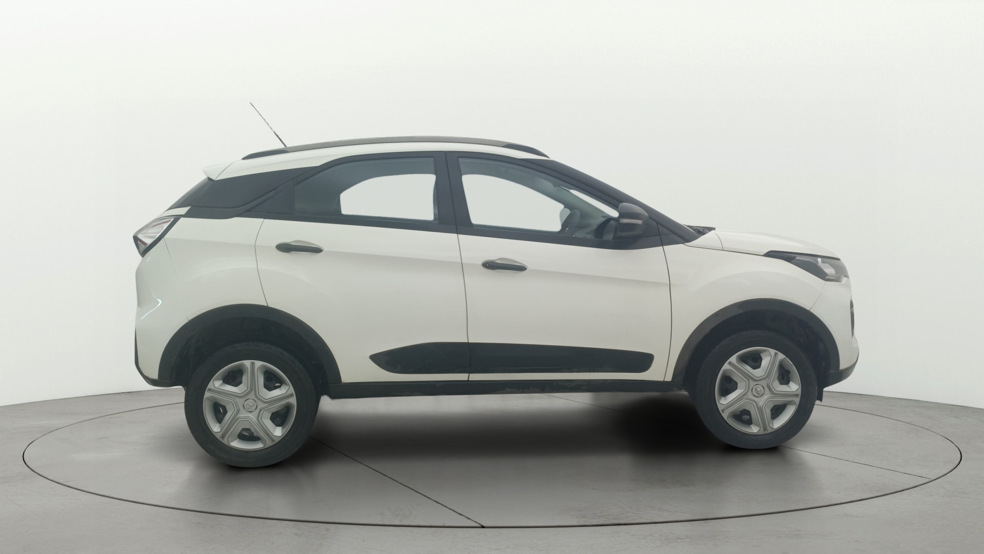 View 2023 Tata Nexon Revotron XM Image 8 Used 2023 Tata Nexon Revotron XM Image 8