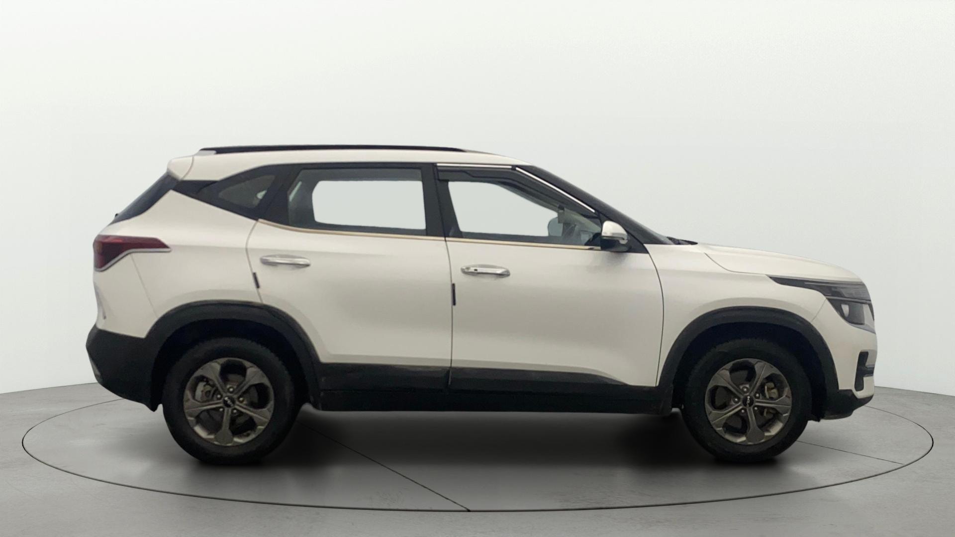 View 2022 Kia Seltos HTK Plus Diesel Image 9 Used 2022 Kia Seltos HTK Plus Diesel Image 9