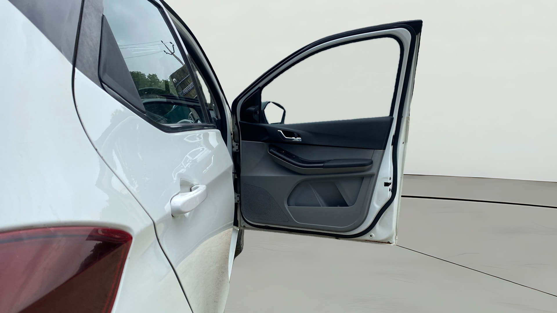 View 2020 Tata Tiago Revotorq XB Image 45 Used 2020 Tata Tiago Revotorq XB Image 45