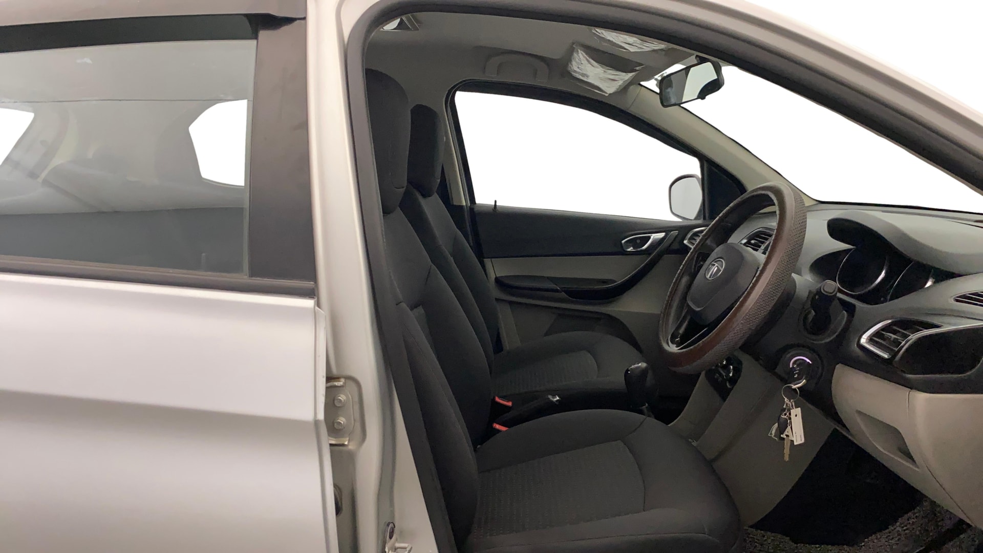 View 2018 Tata Tiago Revotorq XB Image 25 Used 2018 Tata Tiago Revotorq XB Image 25