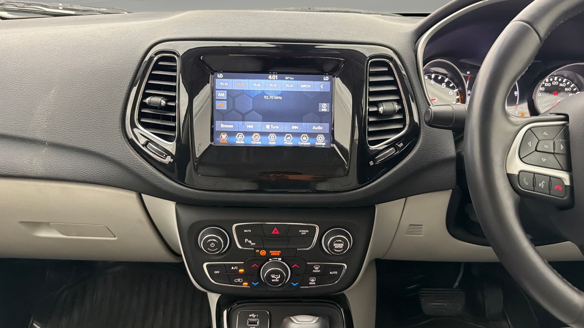 View 2019 Jeep Compass Limited 1.4 Multi AIR Petrol DDCT AT BS IV Image 32 Used 2019 Jeep Compass Limited 1.4 Multi AIR Petrol DDCT AT BS IV Image 32