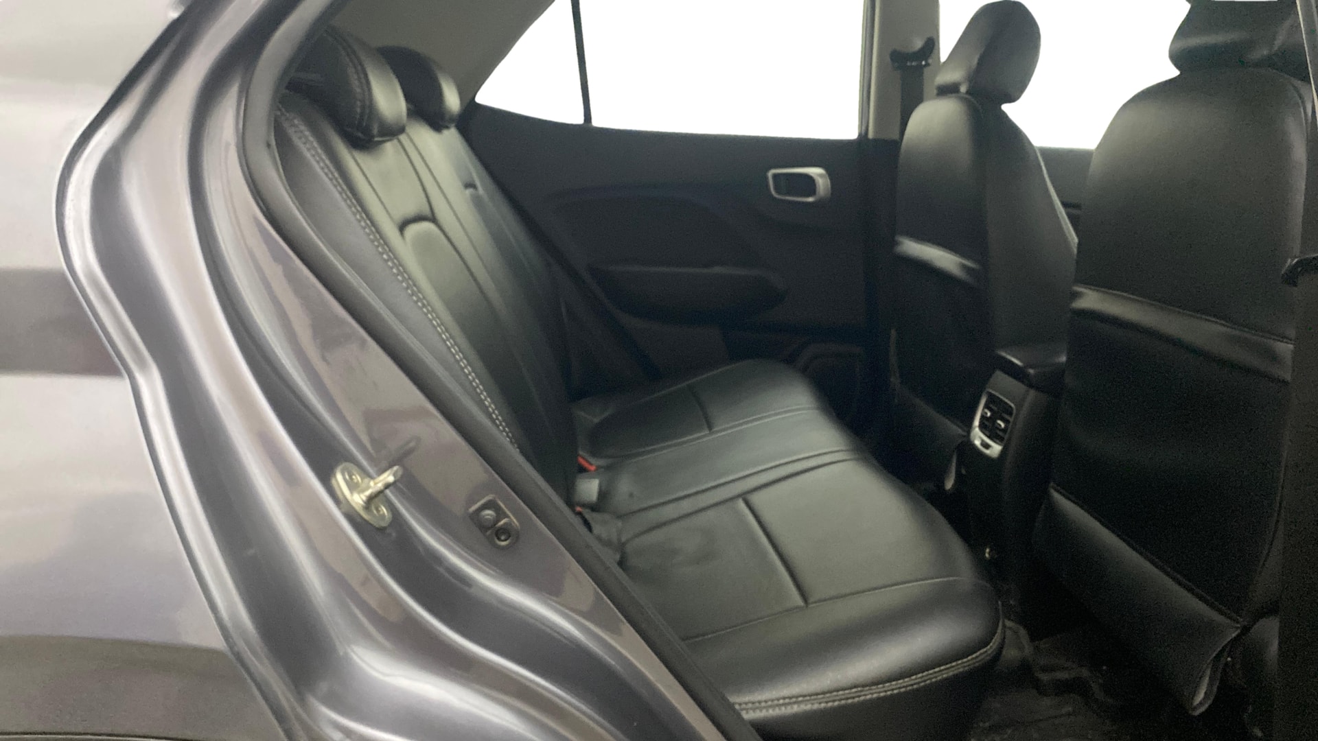View 2019 Hyundai Venue SX Plus 1.0 Petrol AT Image 31 Used 2019 Hyundai Venue SX Plus 1.0 Petrol AT Image 31