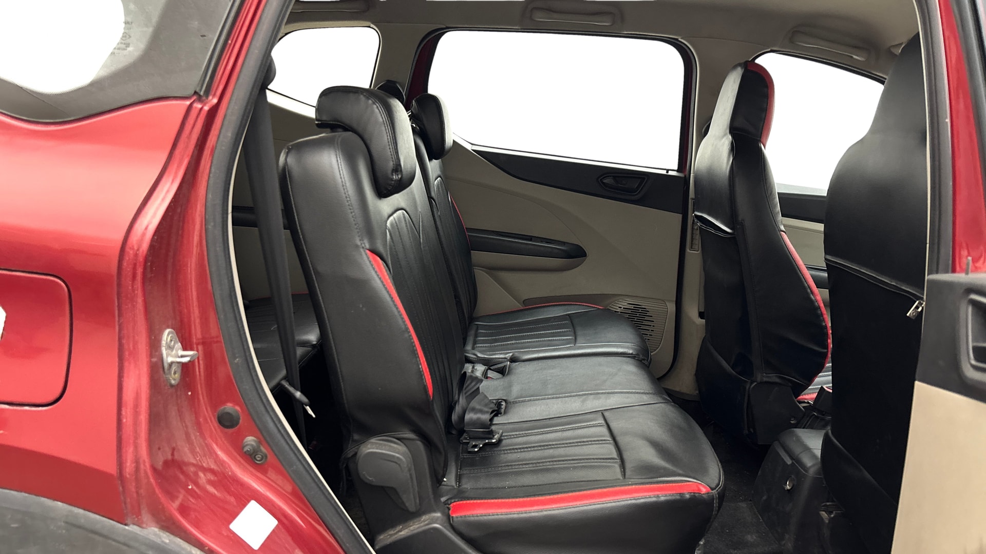 View 2020 Renault Triber RXT Image 29 Used 2020 Renault Triber RXT Image 29