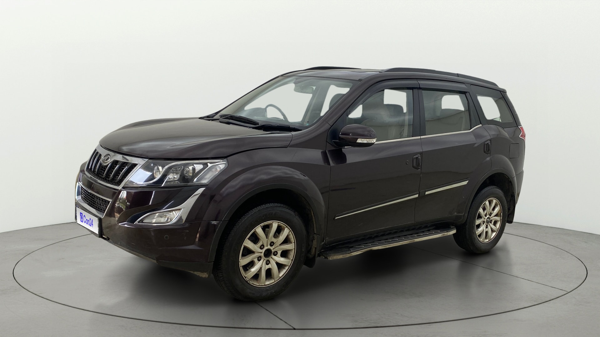 View 2017 Mahindra XUV500 W10 FWD AT Image 22 Used 2017 Mahindra XUV500 W10 FWD AT Image 22