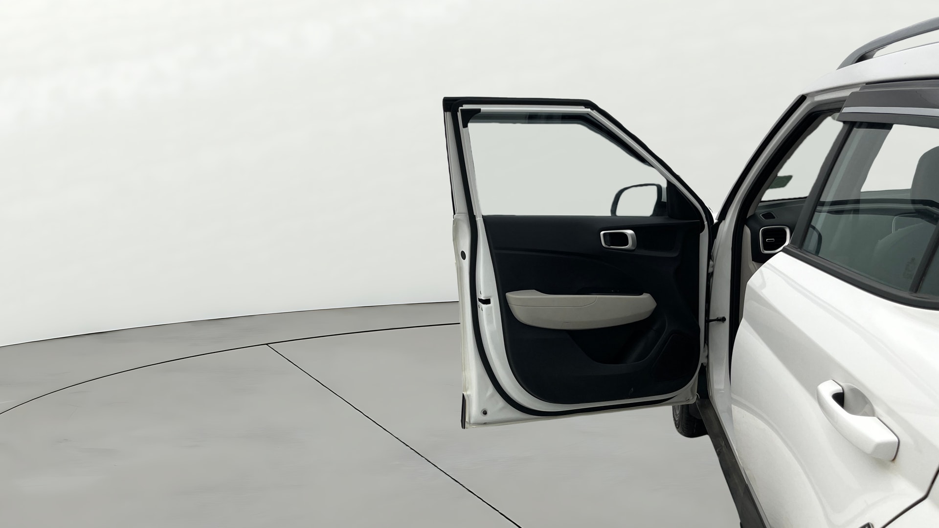 View 2024 Hyundai Venue S(O) Plus 1.2 Petrol MT Image 32 Used 2024 Hyundai Venue S(O) Plus 1.2 Petrol MT Image 32