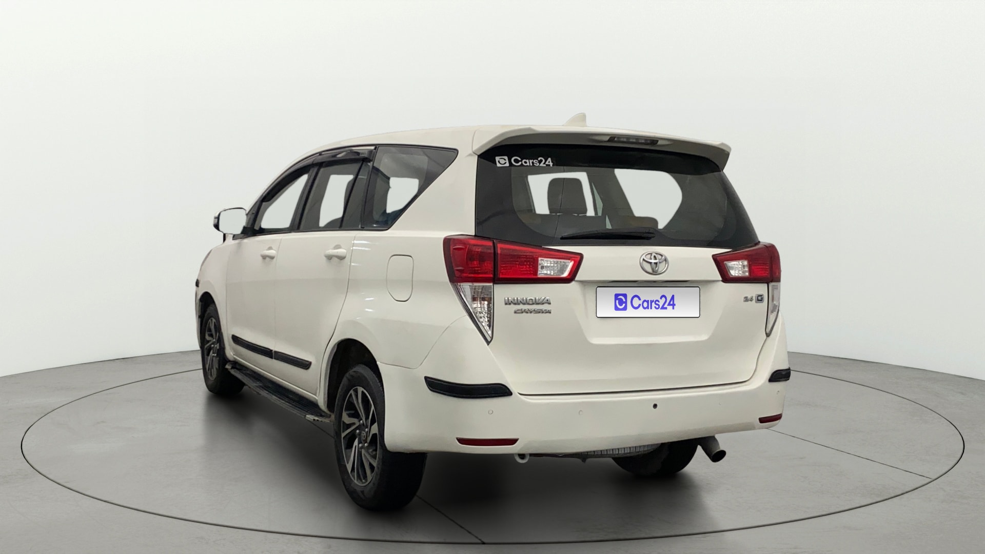 View 2021 Toyota Innova Crysta 2.4 G MT 7-Seater BS IV Image 2 Used 2021 Toyota Innova Crysta 2.4 G MT 7-Seater BS IV Image 2
