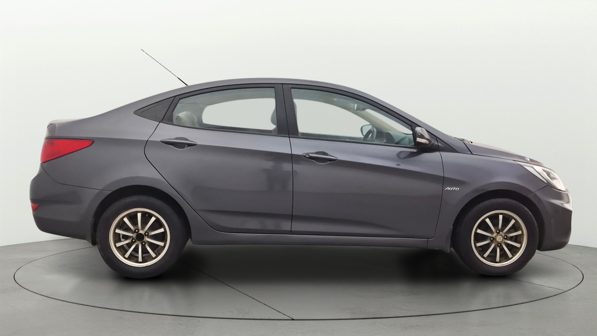 View 2013 Hyundai Fluidic Verna 1.4 CRDI Base Image 8 Used 2013 Hyundai Fluidic Verna 1.4 CRDI Base Image 8