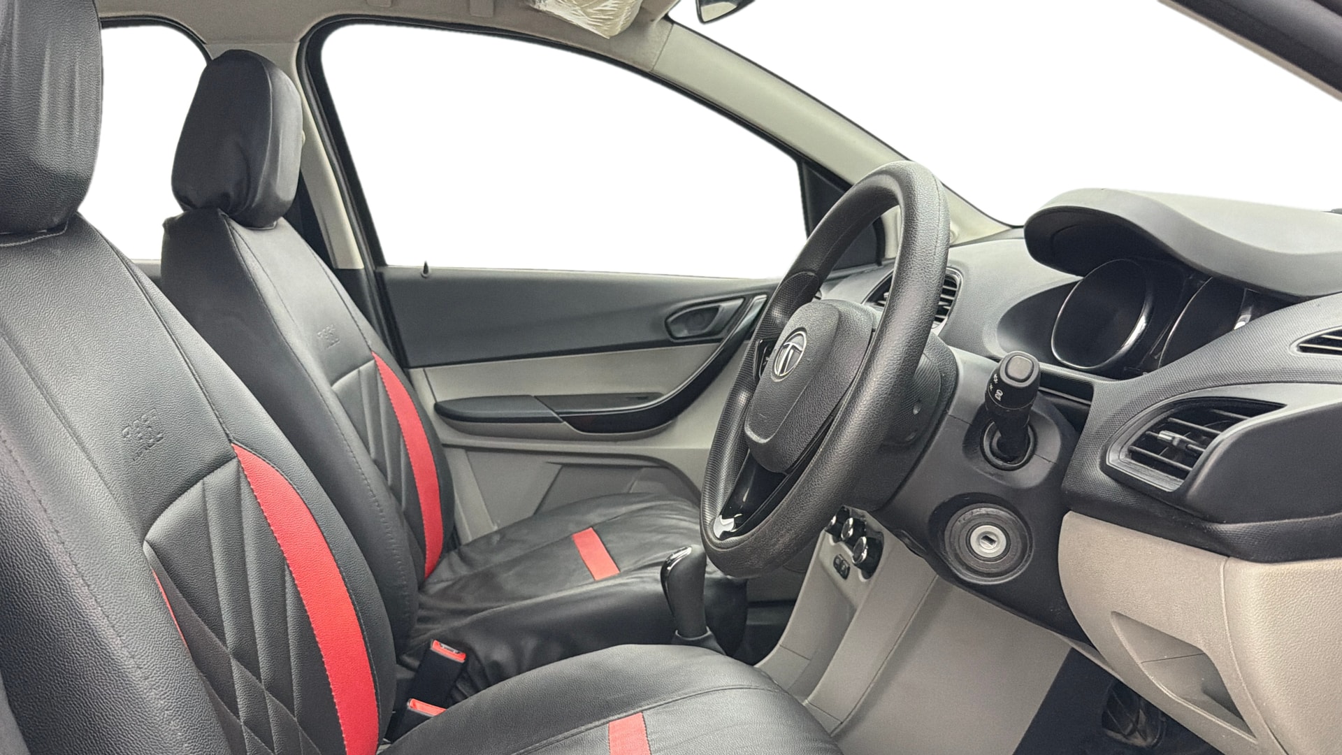 View 2019 Tata Tiago Revotorq XB Image 25 Used 2019 Tata Tiago Revotorq XB Image 25