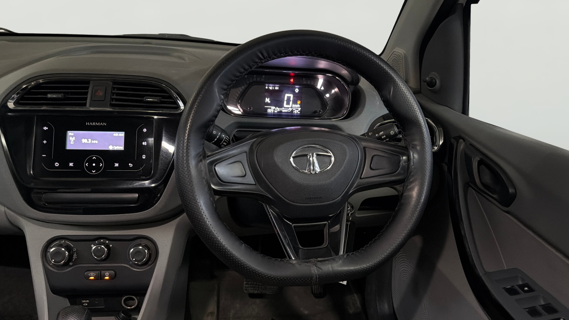 View 2022 Tata Tigor XE Diesel Image 20 Used 2022 Tata Tigor XE Diesel Image 20