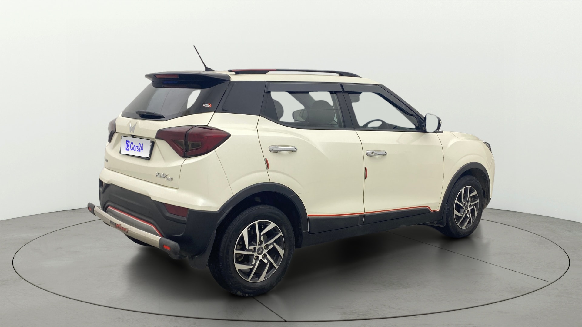 Used 2023 Mahindra XUV300 Used 2023 Mahindra XUV300