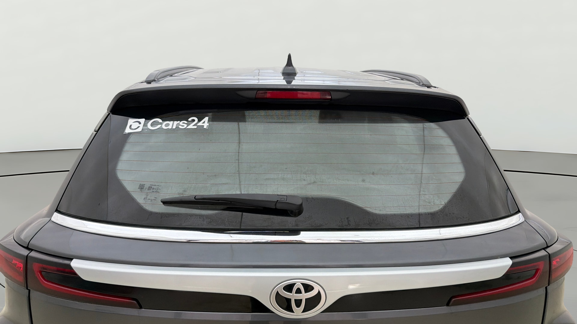 View 2023 Toyota Urban Cruiser Hyryder V AT 2WD NEODRIVE Image 4 Used 2023 Toyota Urban Cruiser Hyryder V AT 2WD NEODRIVE Image 4