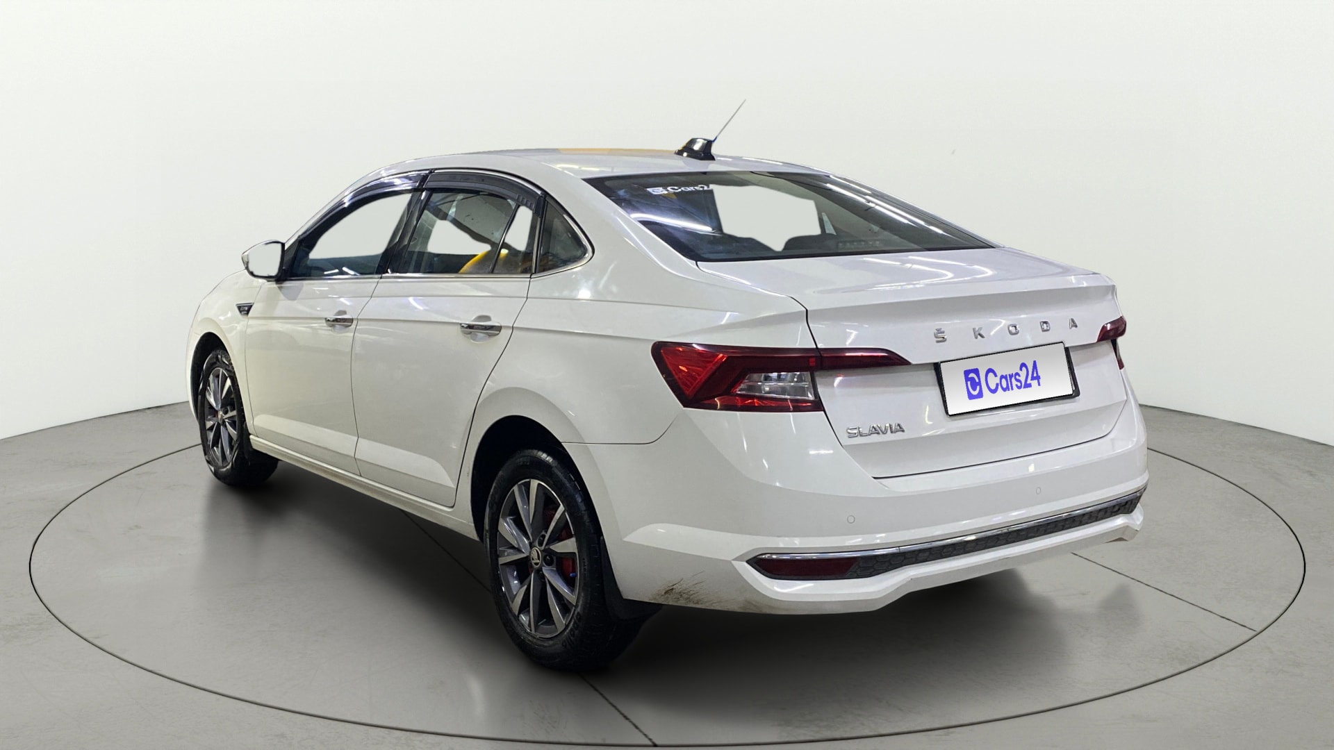 View 2022 Skoda Slavia Style 1.0 TSI AT Image 2 Used 2022 Skoda Slavia Style 1.0 TSI AT Image 2