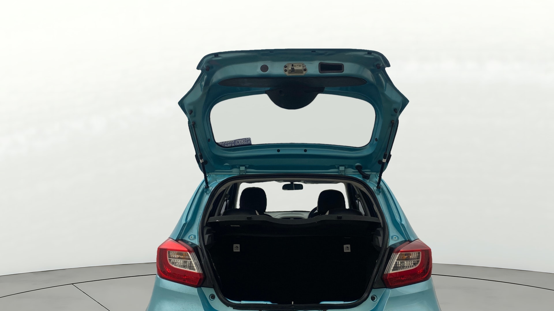 View 2025 Tata Tiago Revotorq XB Image 16 Used 2025 Tata Tiago Revotorq XB Image 16