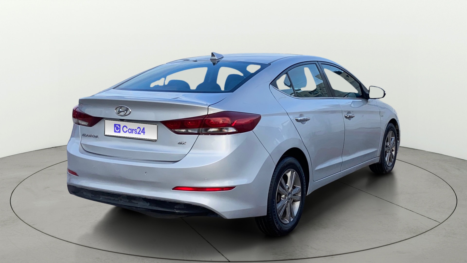 View 2018 Hyundai Elantra 1.6 CRDi S Image 45 Used 2018 Hyundai Elantra 1.6 CRDi S Image 45
