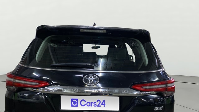 View Toyota Fortuner Image 4 Used Toyota Fortuner Image 4
