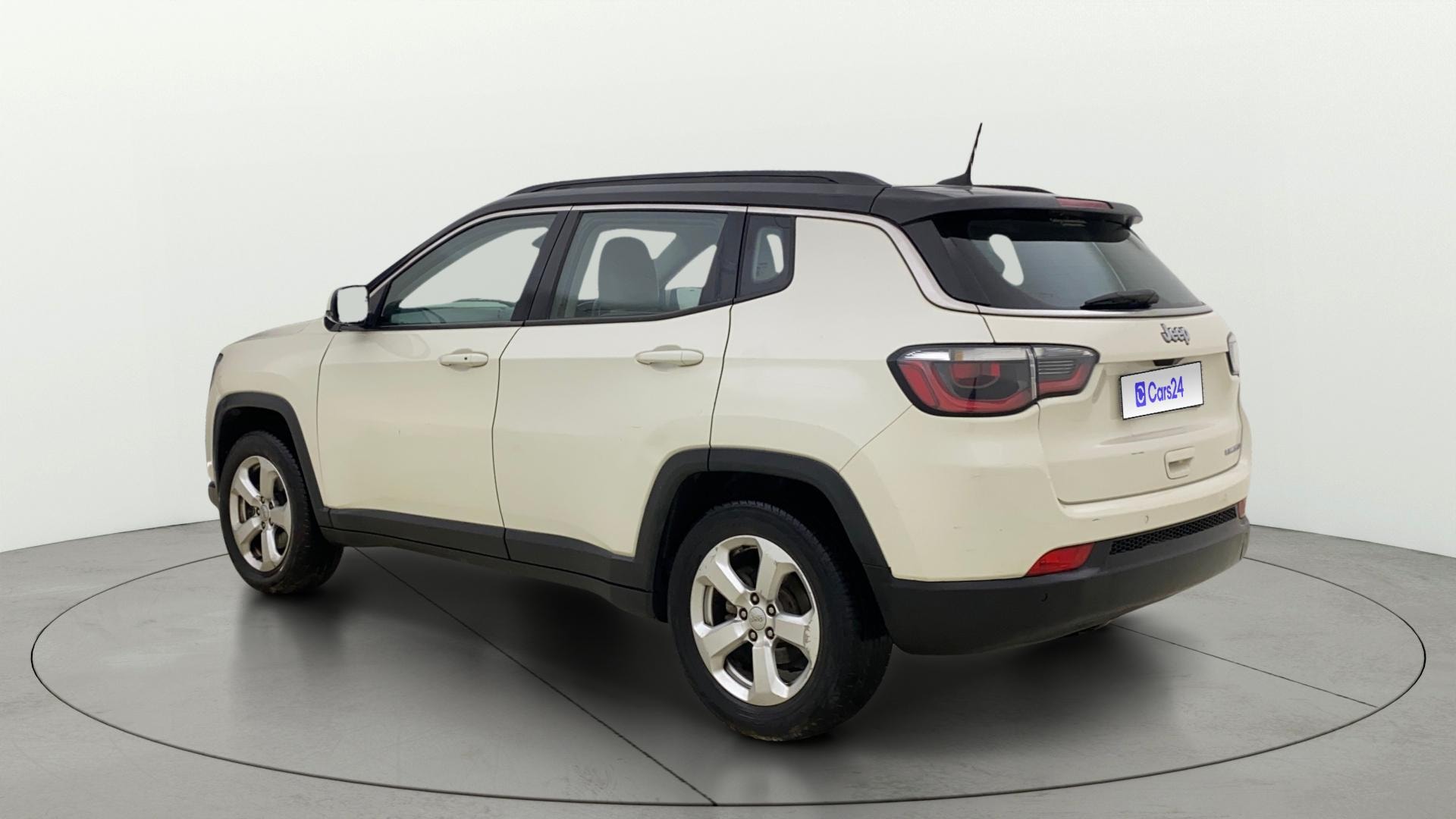 View 2018 Jeep Compass Limited (O)1.4 Multi AIR Petrol DDCT AT BS IV Image 2 Used 2018 Jeep Compass Limited (O)1.4 Multi AIR Petrol DDCT AT BS IV Image 2