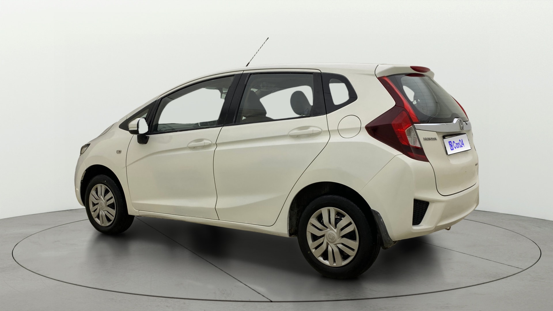 View 2017 Honda Jazz E MT Diesel Image 2 Used 2017 Honda Jazz E MT Diesel Image 2