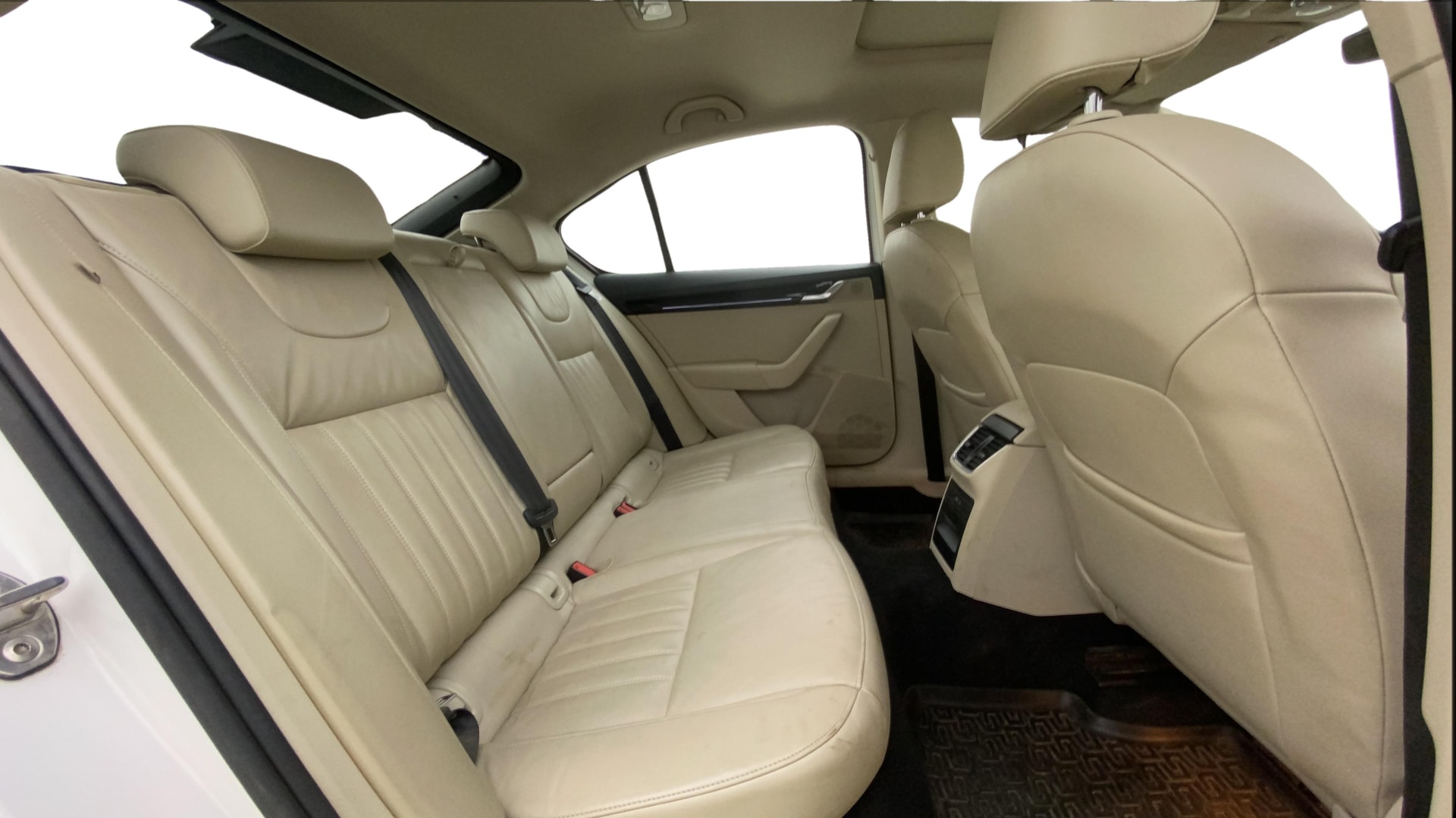 View 2019 Skoda Octavia 1.8 Style Plus TSI AT Image 35 Used 2019 Skoda Octavia 1.8 Style Plus TSI AT Image 35