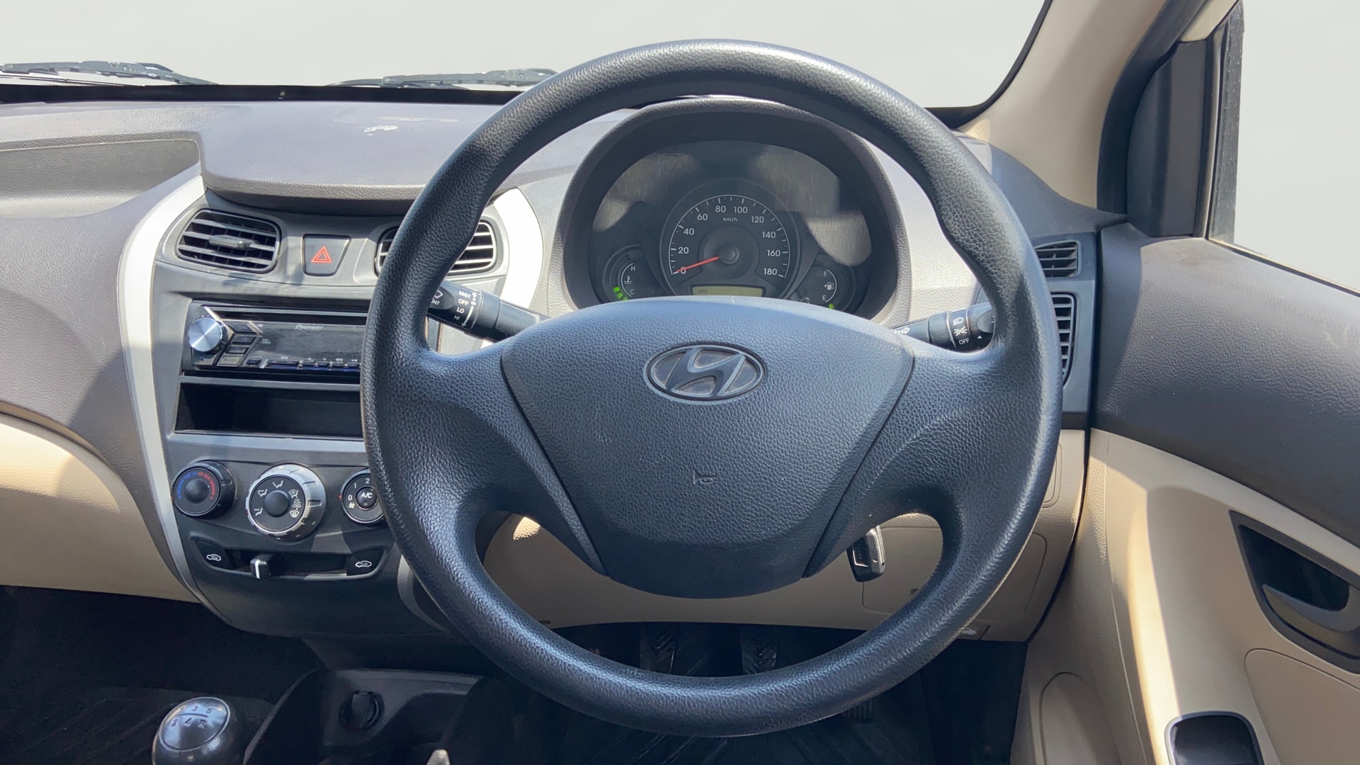 View 2018 Hyundai EON Era Plus Image 20 Used 2018 Hyundai EON Era Plus Image 20