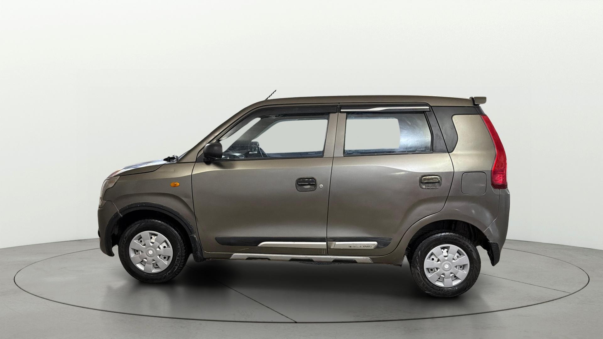 View 2019 Maruti Suzuki 1000 Base Variant Image 5 Used 2019 Maruti Suzuki 1000 Base Variant Image 5