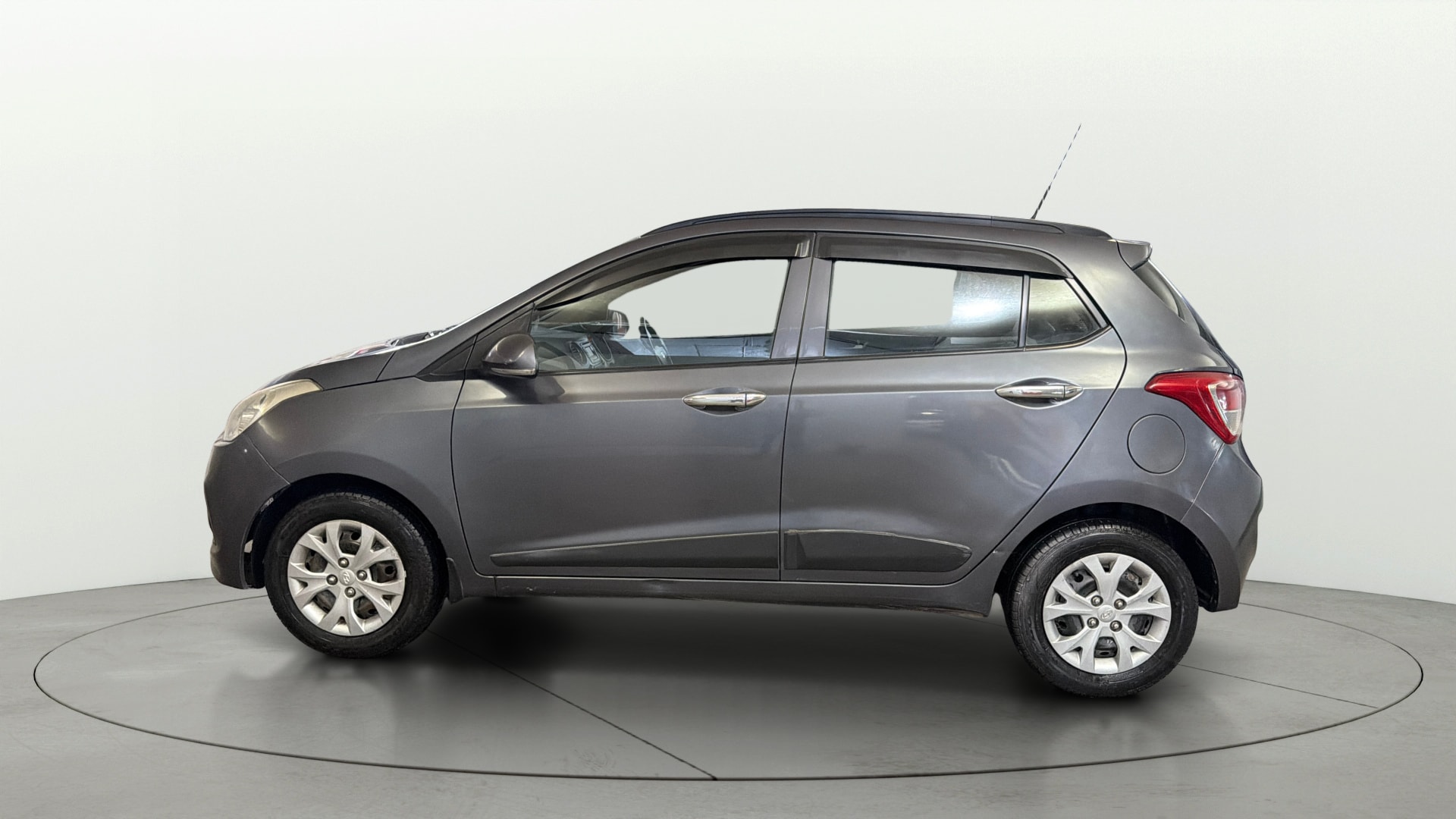 View 2015 Hyundai Grand i10 Sportz 1.2 Kappa Image 5 Used 2015 Hyundai Grand i10 Sportz 1.2 Kappa Image 5