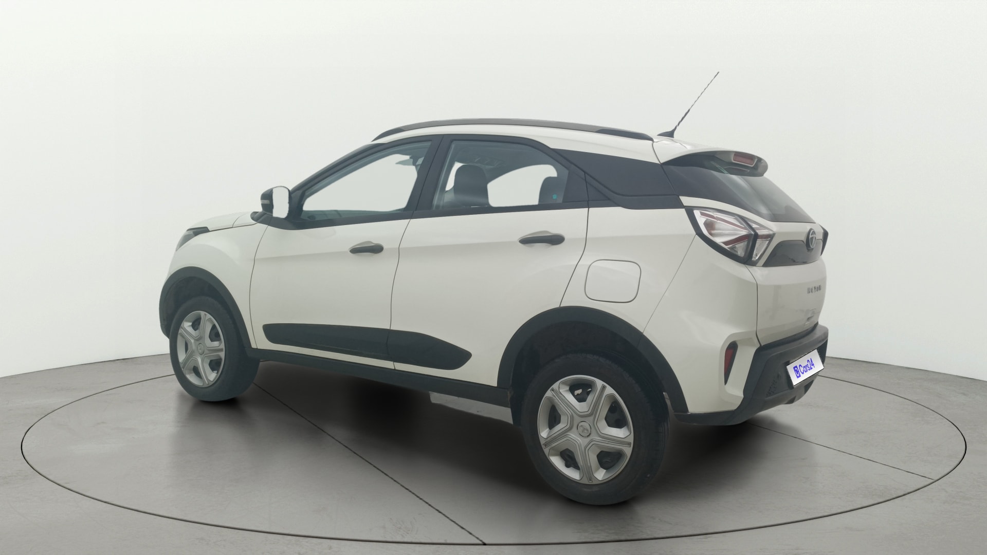 View 2023 Tata Nexon Revotron XM Image 2 Used 2023 Tata Nexon Revotron XM Image 2