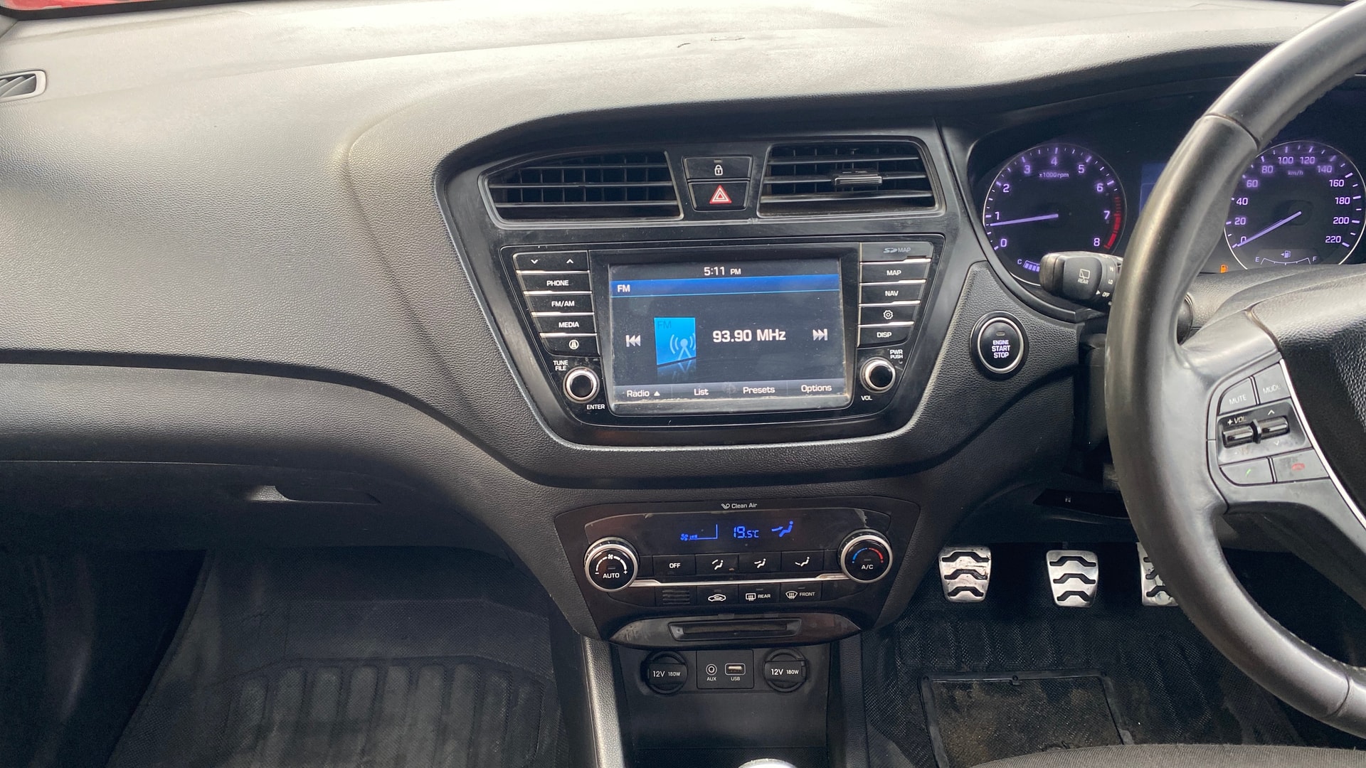 View 2016 Hyundai i20 Active 1.2 SX Image 17 Used 2016 Hyundai i20 Active 1.2 SX Image 17