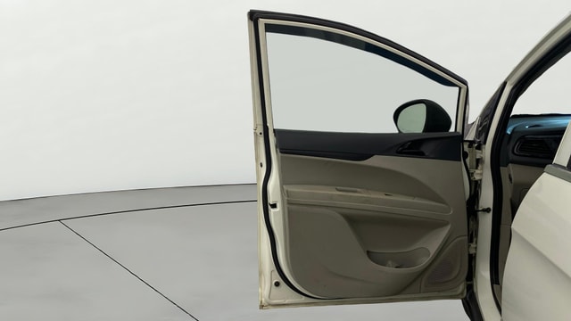 View Mahindra Marazzo Image 32 Used Mahindra Marazzo Image 32