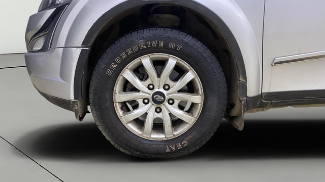 View Mahindra XUV500 Image 37 Used Mahindra XUV500 Image 37