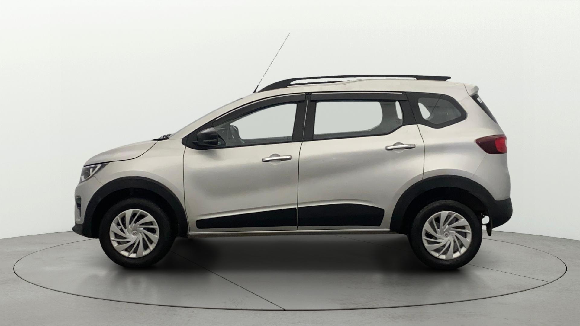 View 2024 Renault Triber RXZ Image 26 Used 2024 Renault Triber RXZ Image 26