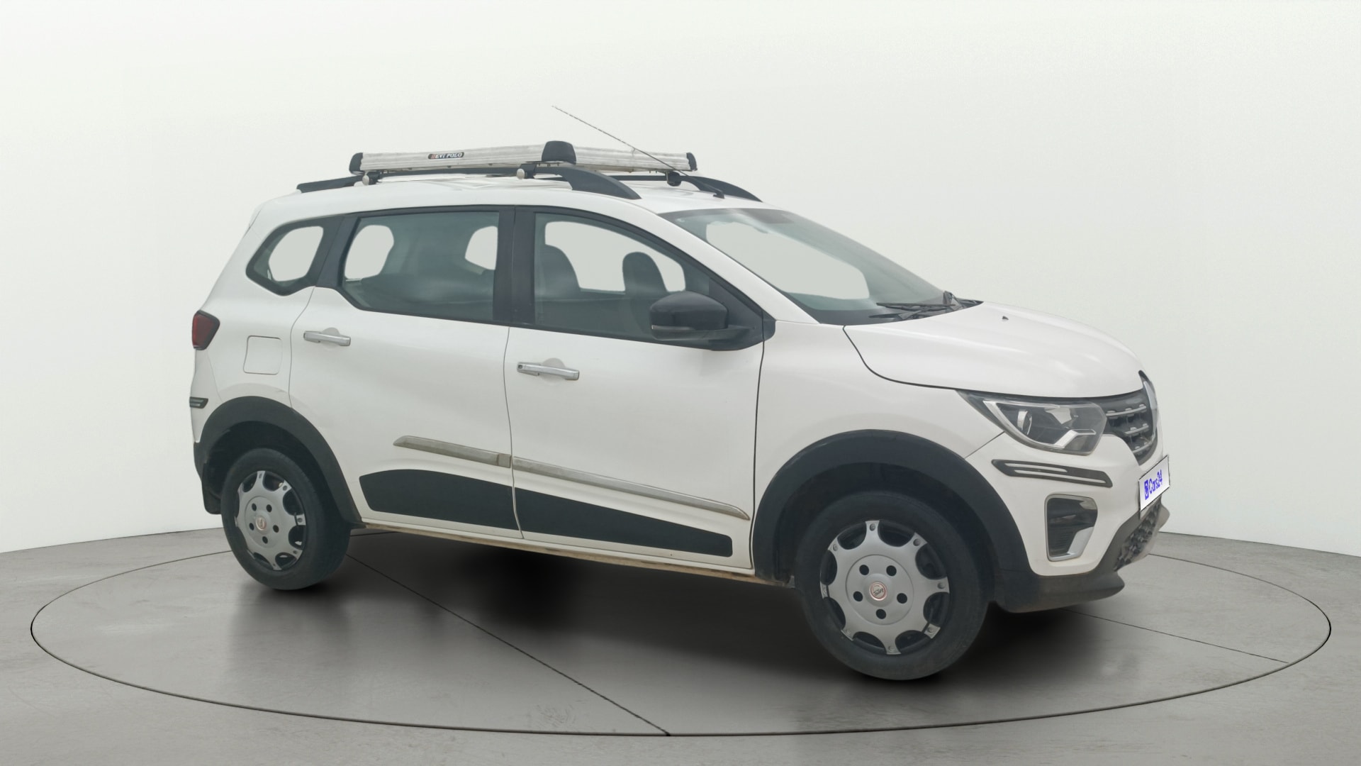 View 2023 Renault Triber RXZ AMT Image 38 Used 2023 Renault Triber RXZ AMT Image 38