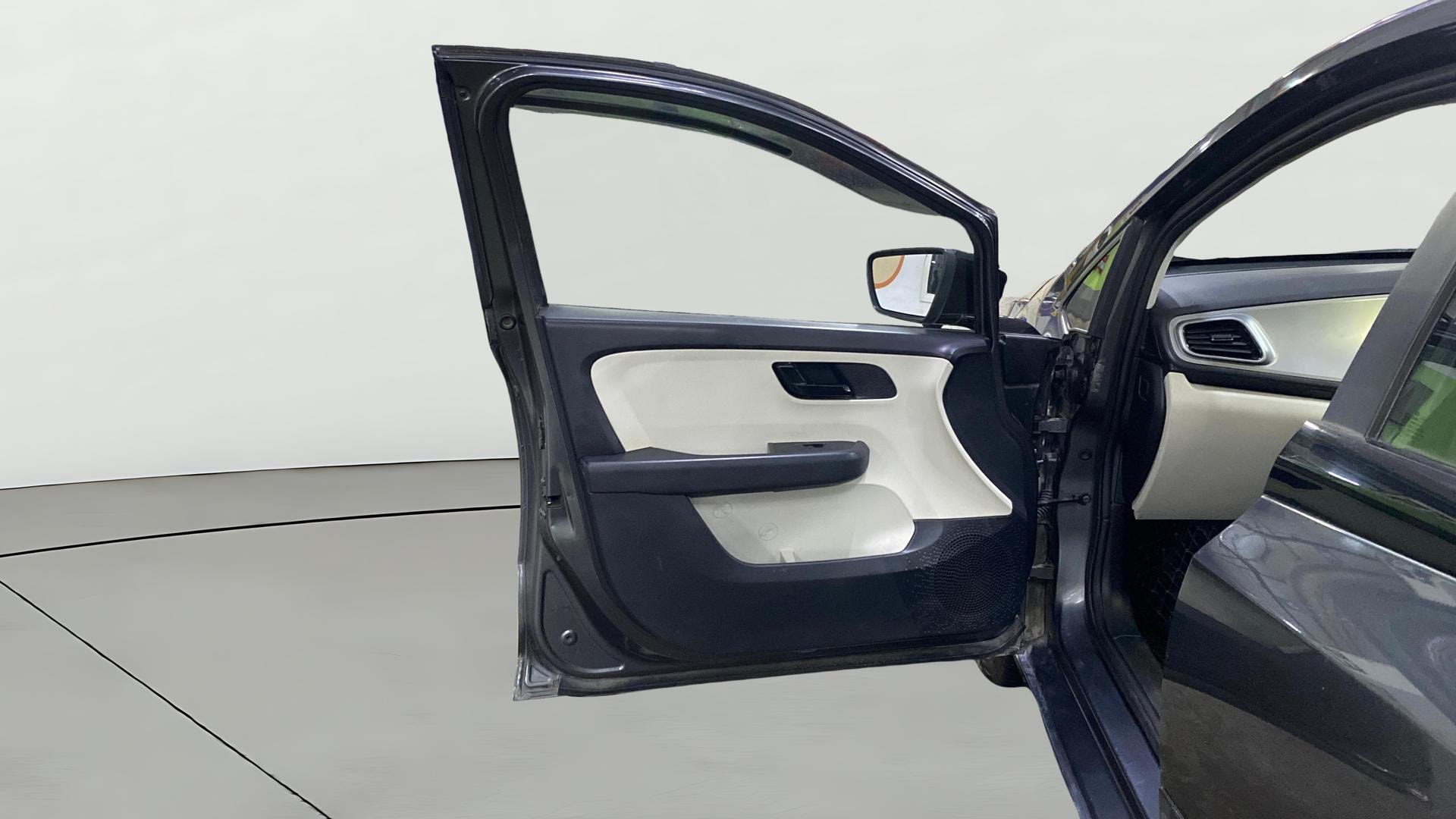 View 2022 Tata Altroz XE Plus Petrol Image 36 Used 2022 Tata Altroz XE Plus Petrol Image 36