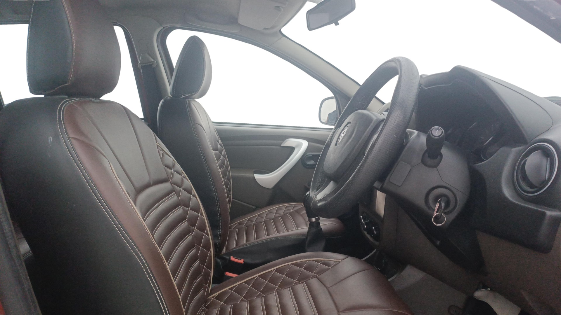 View 2018 Renault Duster Petrol RXE BS IV Image 26 Used 2018 Renault Duster Petrol RXE BS IV Image 26