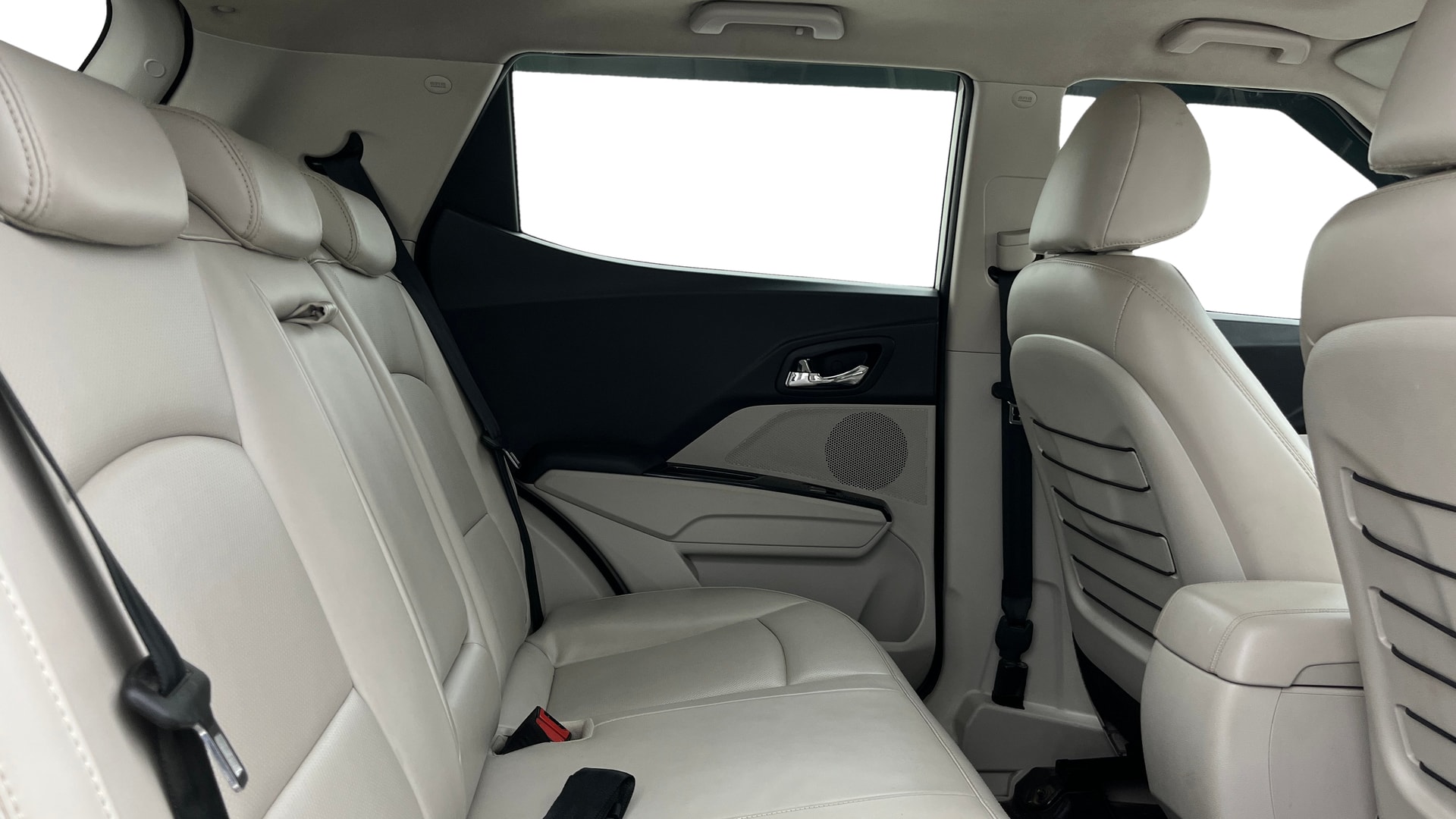 View 2022 Mahindra XUV300 W4 Petrol BS IV Image 37 Used 2022 Mahindra XUV300 W4 Petrol BS IV Image 37