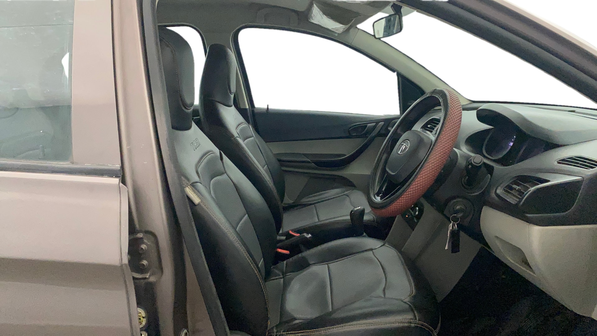 View 2018 Tata Tiago Revotorq XB Image 19 Used 2018 Tata Tiago Revotorq XB Image 19