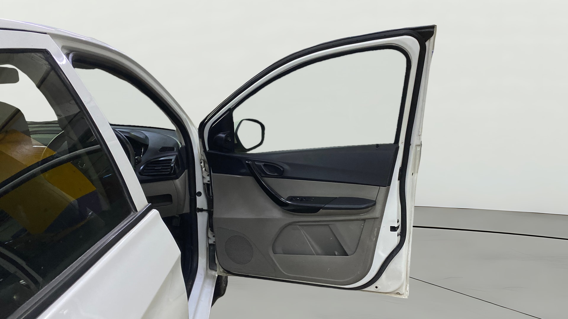 View 2019 Tata Tiago Revotorq XB Image 49 Used 2019 Tata Tiago Revotorq XB Image 49