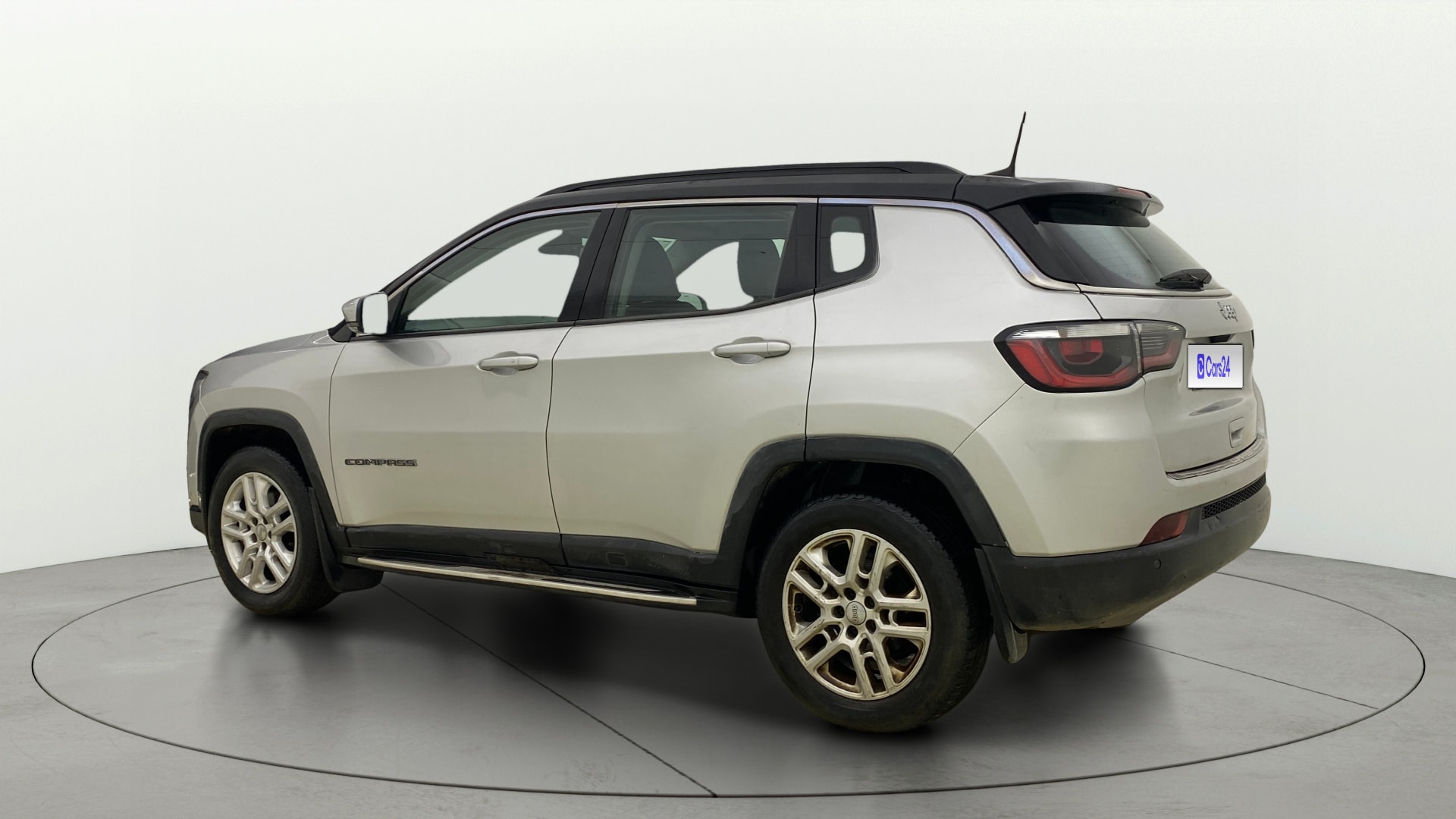 View 2017 Jeep Compass Limited 4X4 (O) 2.0 Diesel BS IV Image 2 Used 2017 Jeep Compass Limited 4X4 (O) 2.0 Diesel BS IV Image 2