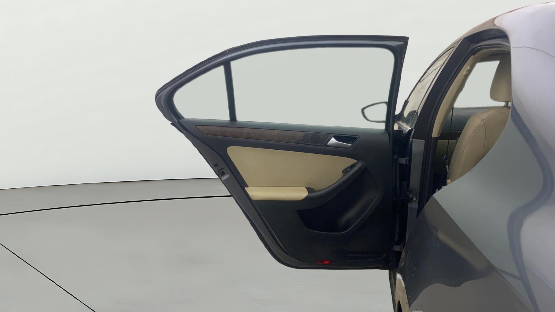 View 2013 Volkswagen Jetta 2.0 Highline AT Image 14 Used 2013 Volkswagen Jetta 2.0 Highline AT Image 14
