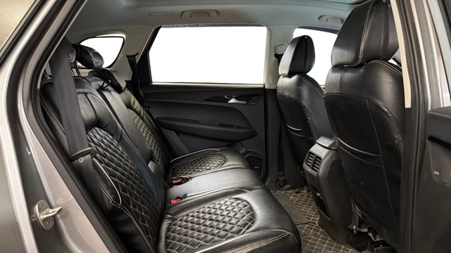 View MG Hector Image 31 Used MG Hector Image 31
