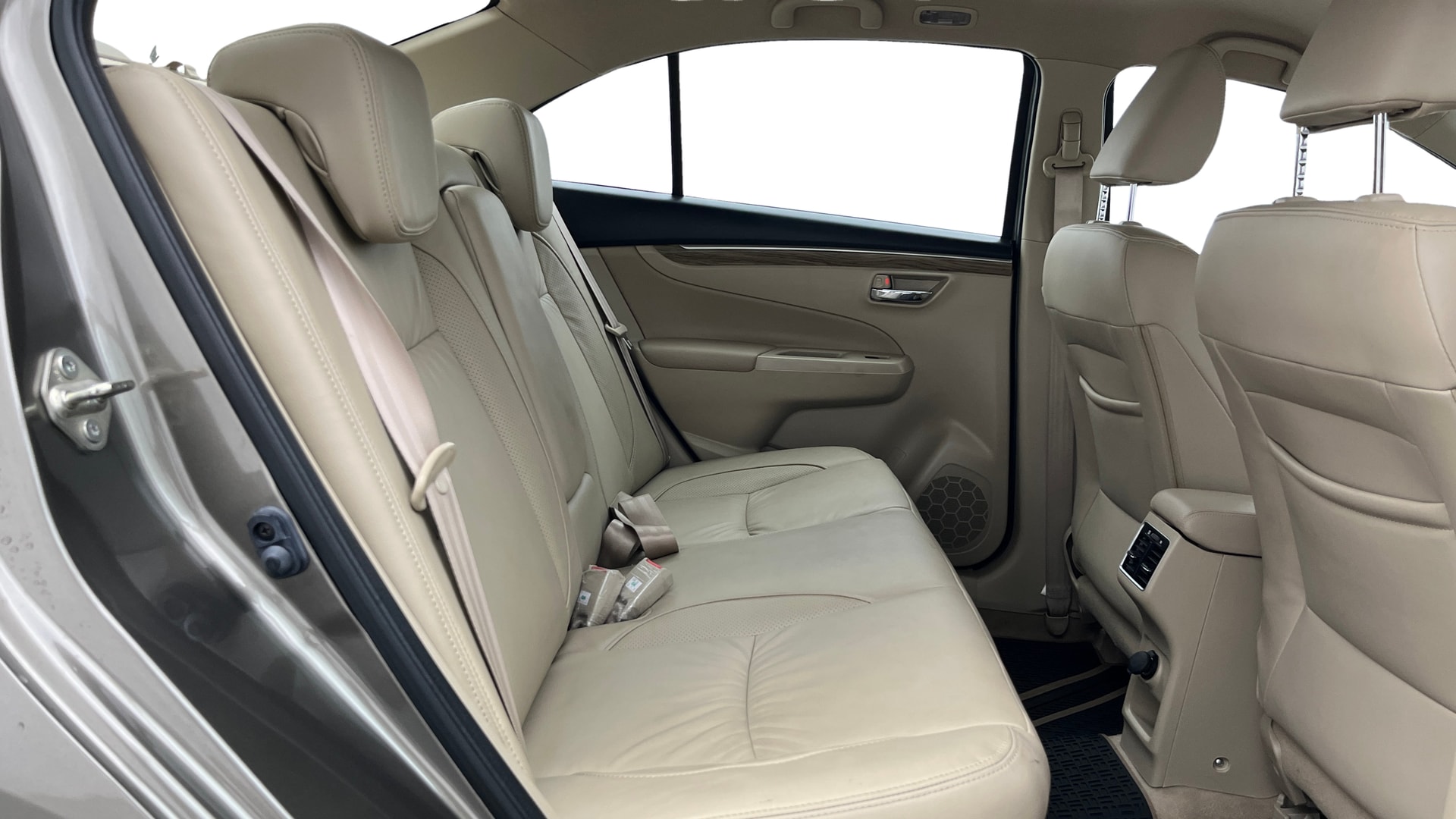 View 2020 Maruti Suzuki 1000 Base Variant Image 30 Used 2020 Maruti Suzuki 1000 Base Variant Image 30