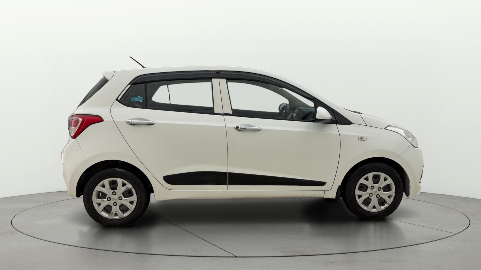 View 2015 Hyundai Grand i10 Magna 1.2 Kappa VTVT Image 25 Used 2015 Hyundai Grand i10 Magna 1.2 Kappa VTVT Image 25