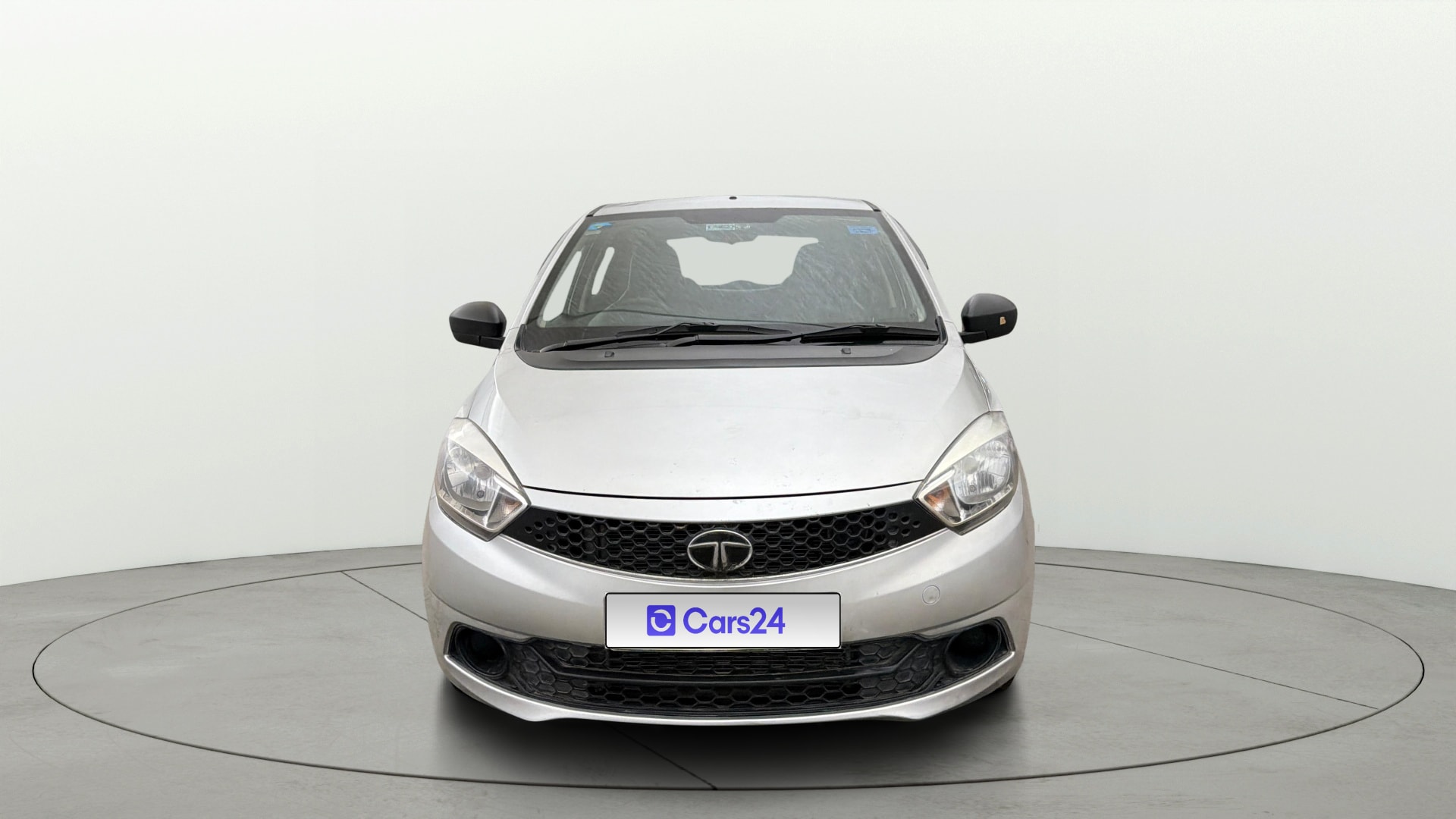 View 2017 Tata Tiago Revotorq XB Image 1 Used 2017 Tata Tiago Revotorq XB Image 1
