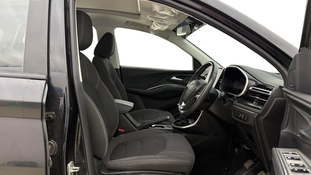 View MG Hector Plus Image 19 Used MG Hector Plus Image 19