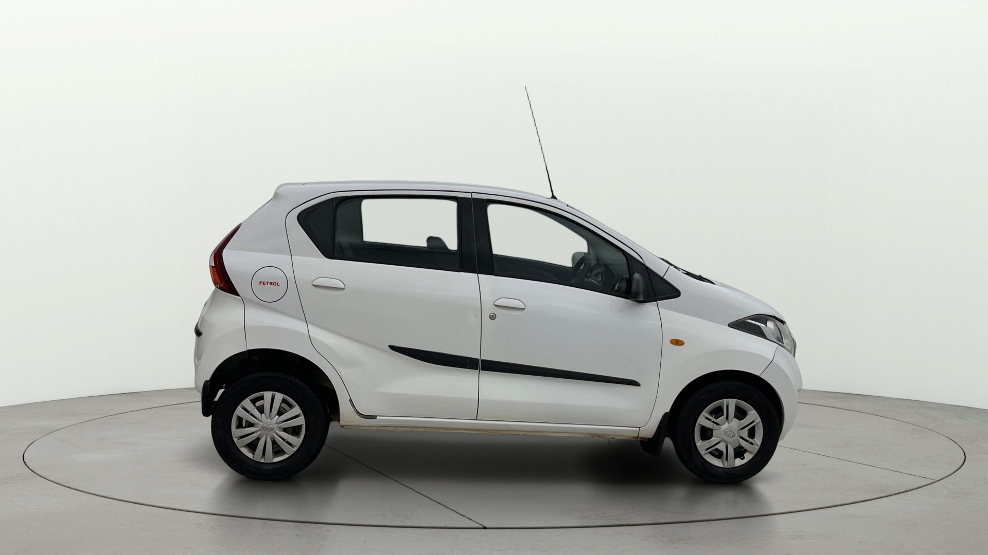 View 2018 Datsun Redi GO T (O) 1.0L AMT BS IV Image 8 Used 2018 Datsun Redi GO T (O) 1.0L AMT BS IV Image 8