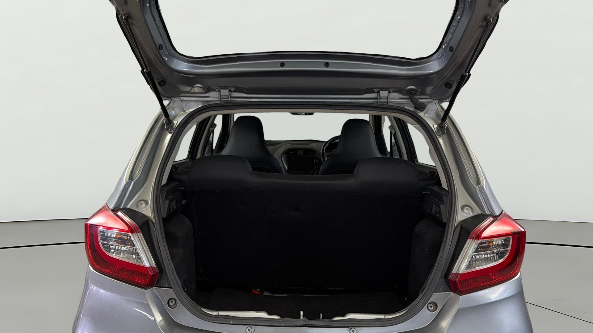 View 2018 Tata Tiago Revotorq XB Image 37 Used 2018 Tata Tiago Revotorq XB Image 37